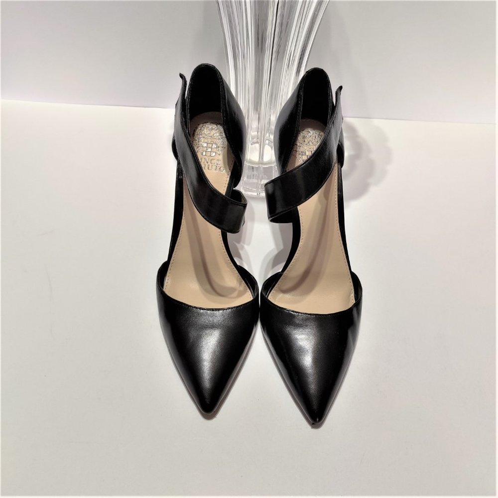 VINCE CAMUTO POINTED TOE LEATHER HEELS
